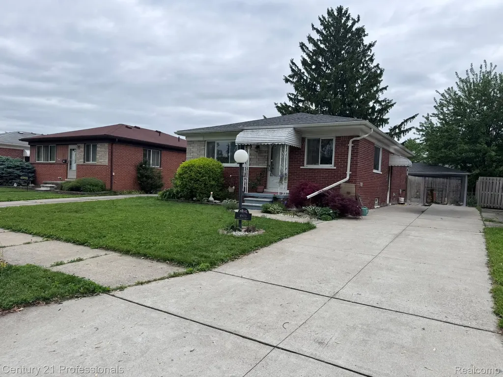 4973 Williams Street Dearborn Heights City MI 48125