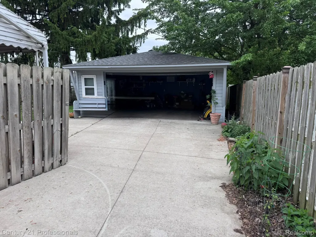 4973 Williams Street Dearborn Heights City MI 48125