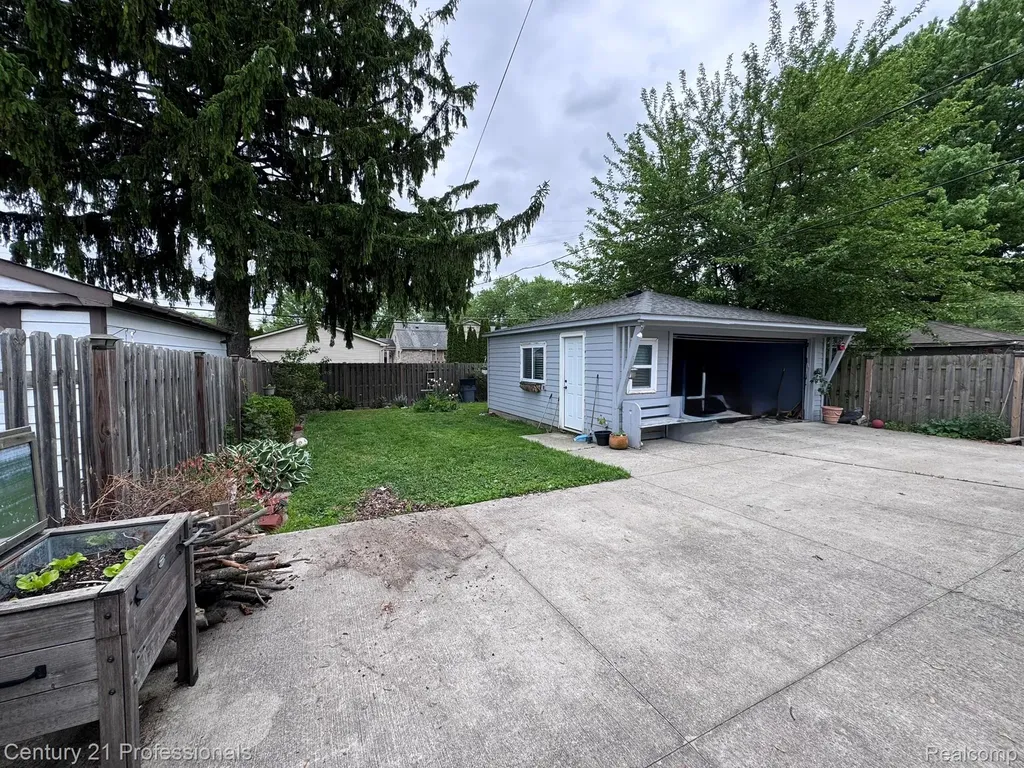 4973 Williams Street Dearborn Heights City MI 48125