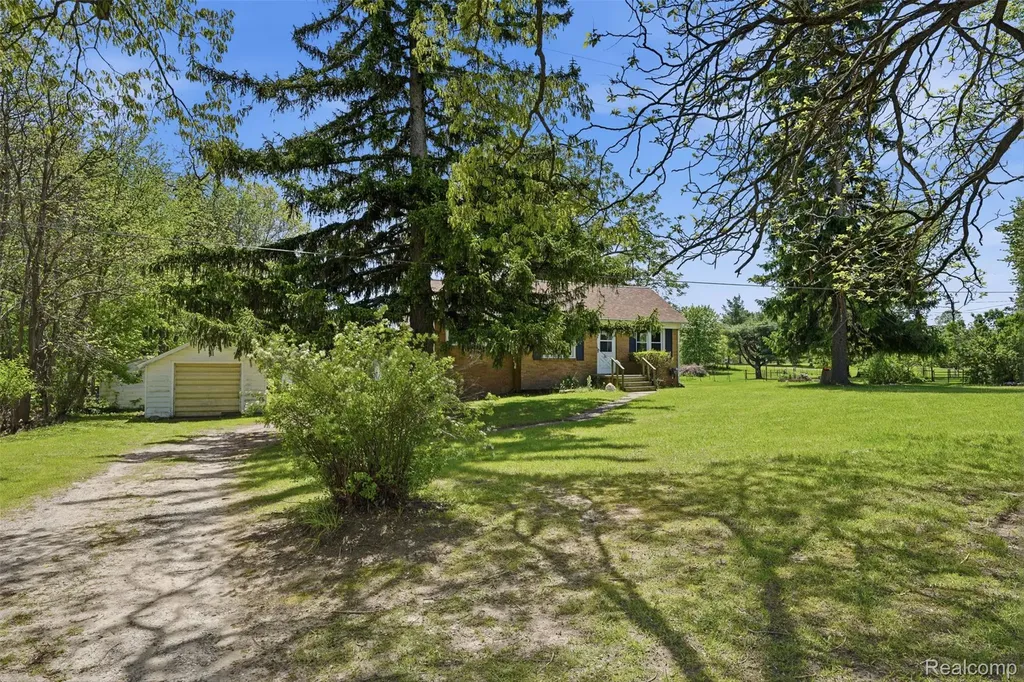 3405 W Coon Lake Road Marion Township MI 48843
