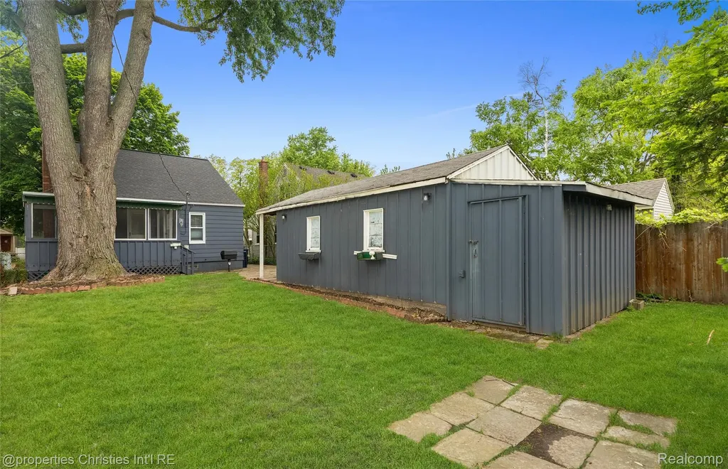 1127 Mclean Avenue Royal Oak City MI 48067