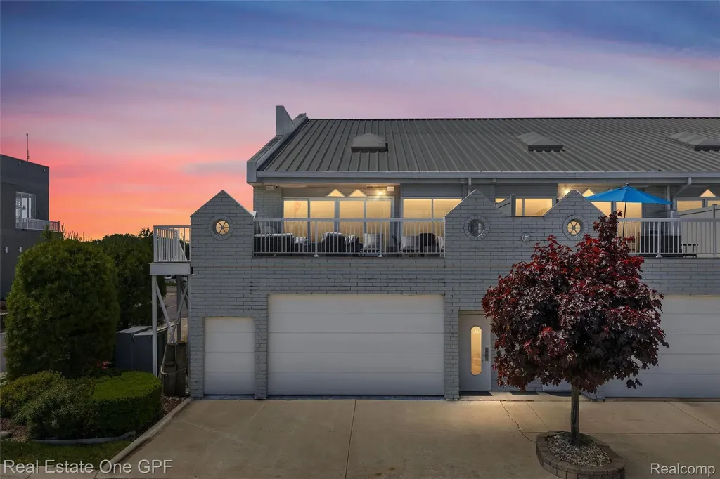 46 Evergreen Drive Harrison Charter Township MI 48045