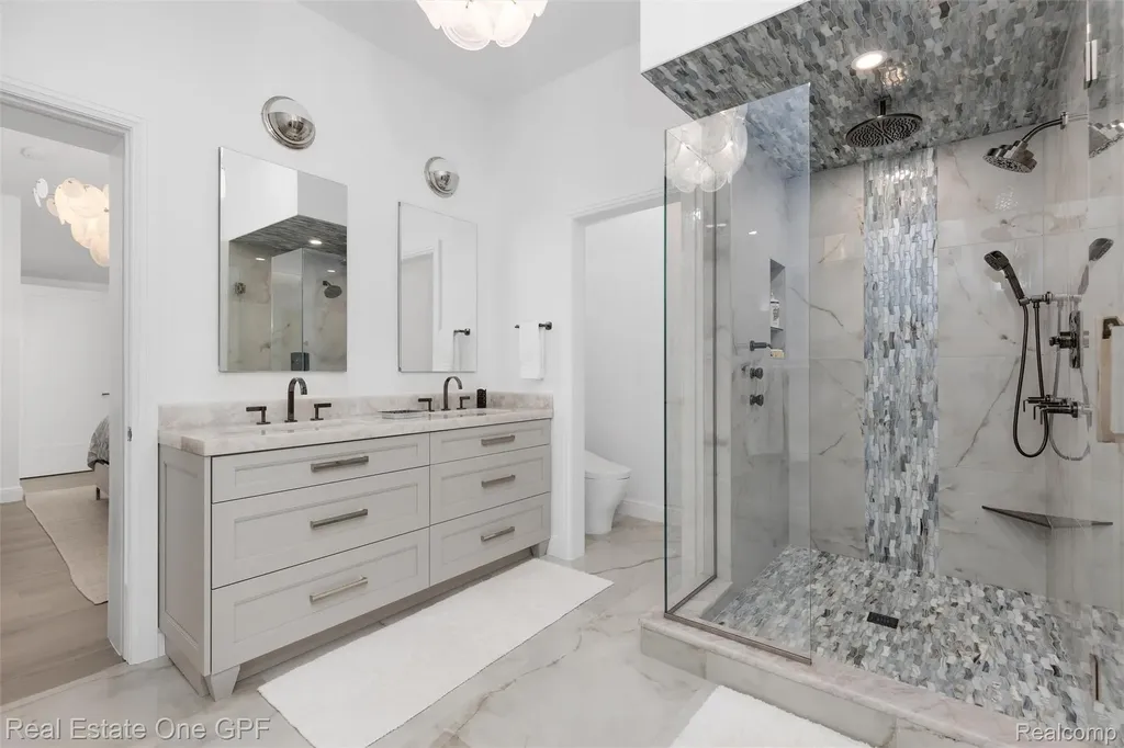 46 Evergreen Drive Harrison Charter Township MI 48045