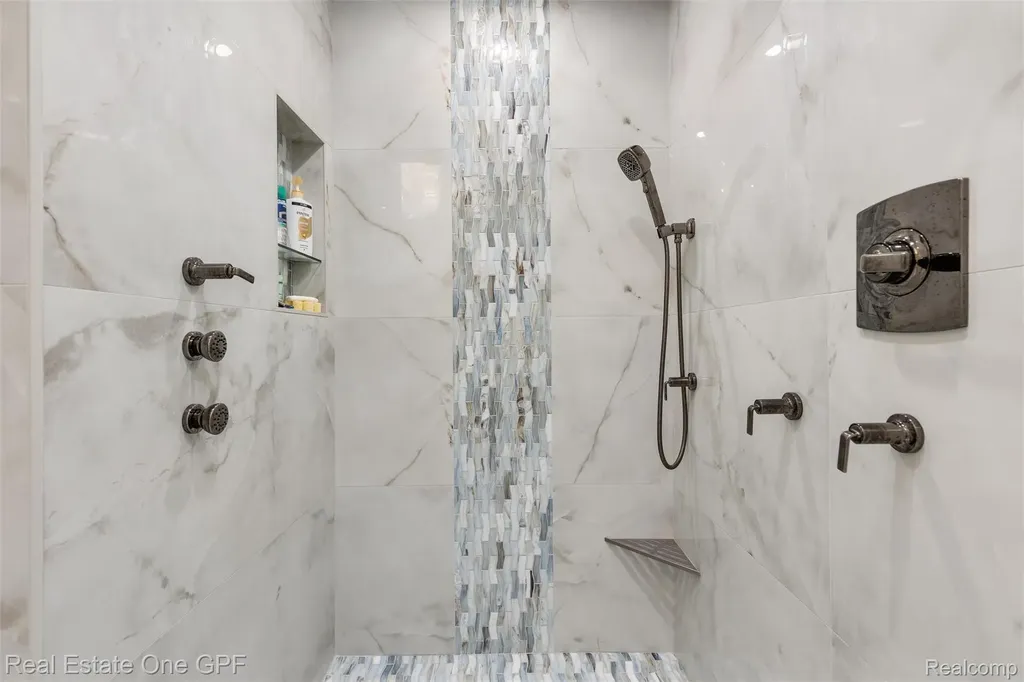 46 Evergreen Drive Harrison Charter Township MI 48045