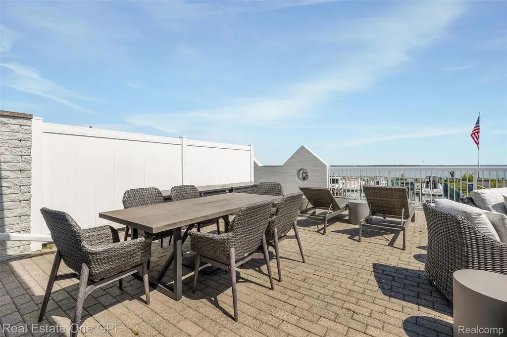 46 Evergreen Drive Harrison Charter Township MI 48045