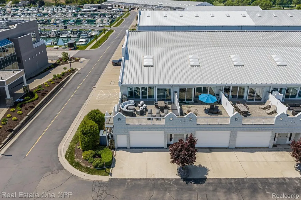 46 Evergreen Drive Harrison Charter Township MI 48045
