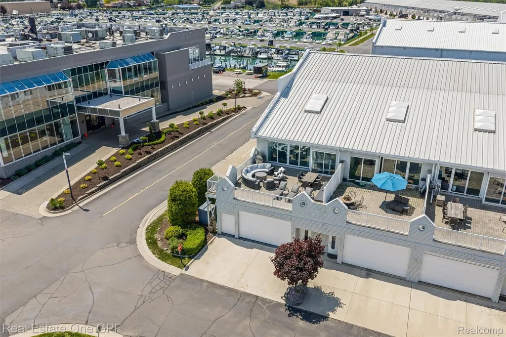 46 Evergreen Drive Harrison Charter Township MI 48045
