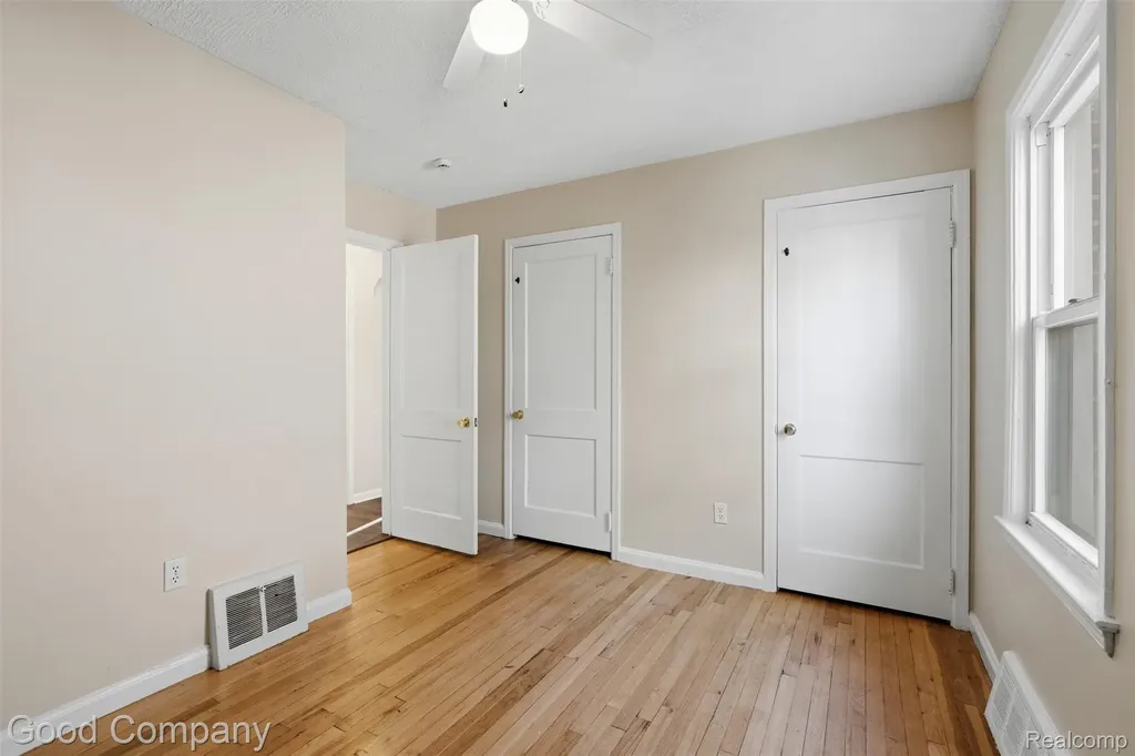 3343 Ellwood Avenue Royal Oak City MI 48073