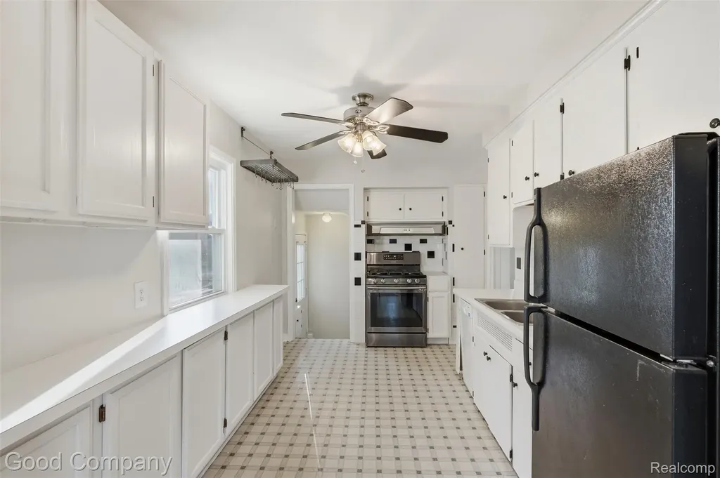 3343 Ellwood Avenue Royal Oak City MI 48073