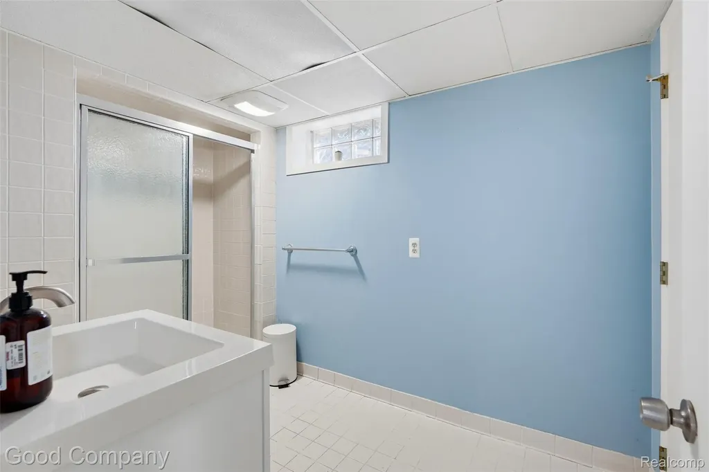 3343 Ellwood Avenue Royal Oak City MI 48073