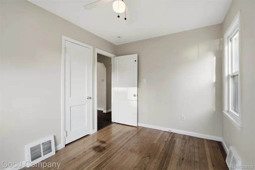 3343 Ellwood Avenue Royal Oak City MI 48073