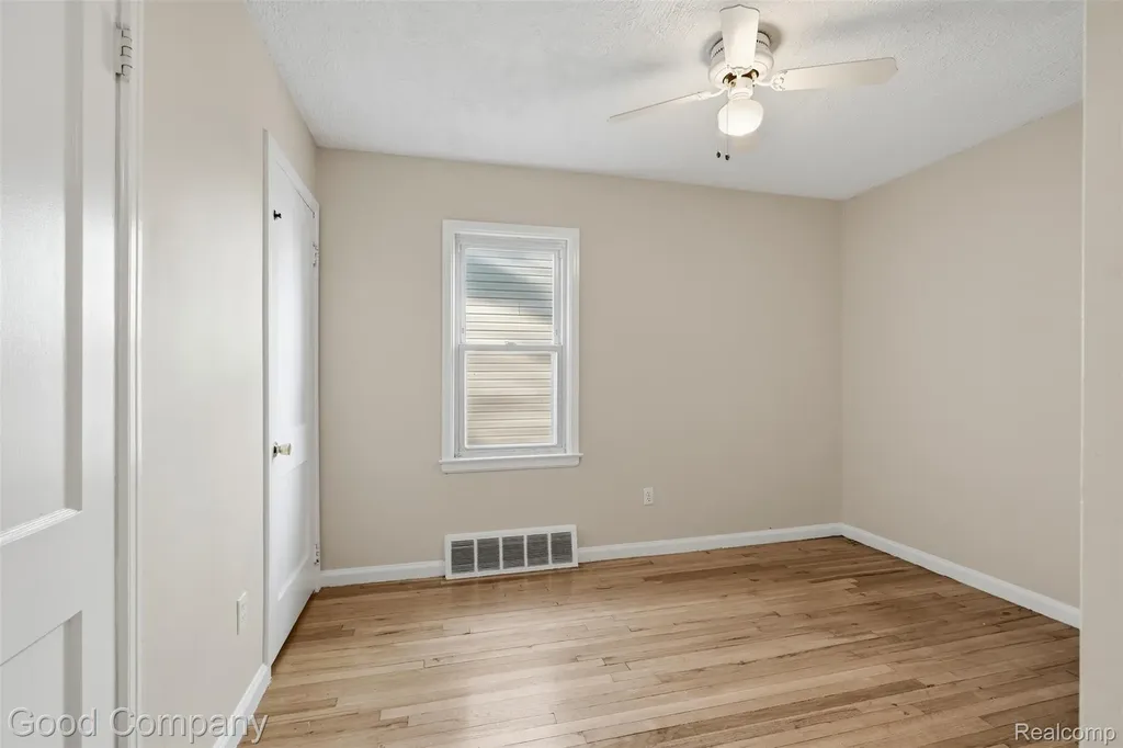 3343 Ellwood Avenue Royal Oak City MI 48073