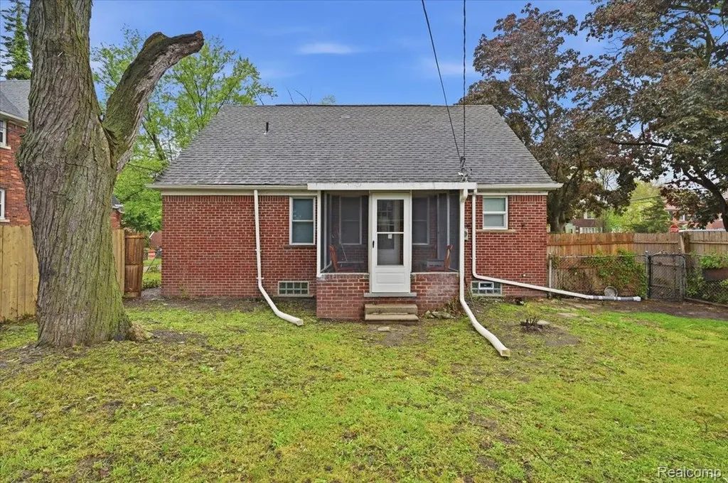 15376 Gilchrist Street Detroit City MI 48227