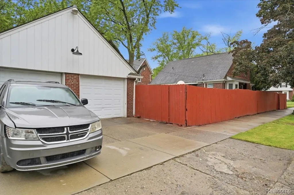 15376 Gilchrist Street Detroit City MI 48227