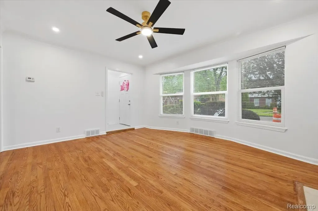 15376 Gilchrist Street Detroit City MI 48227