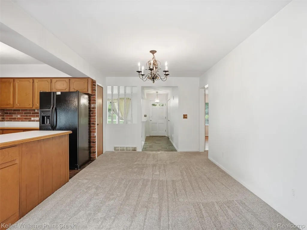 436 Broadleaf Drive Oakland Charter Township MI 48306
