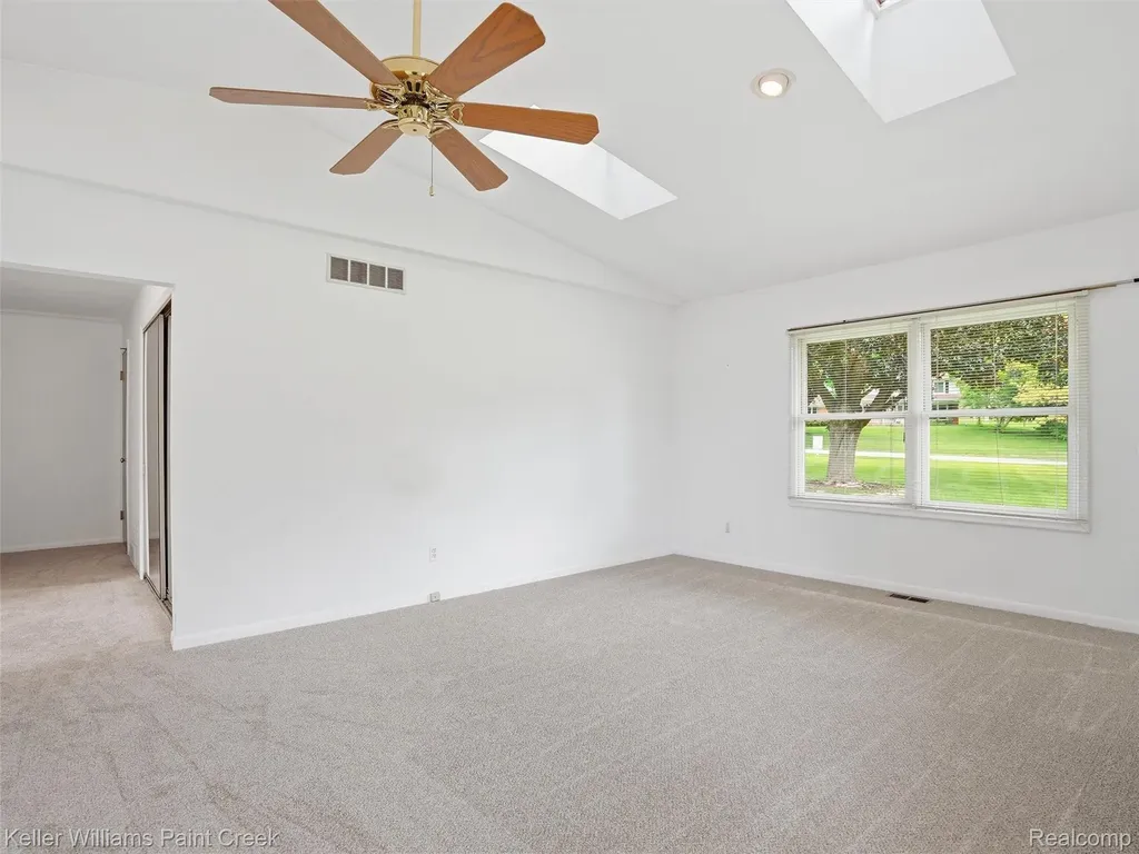 436 Broadleaf Drive Oakland Charter Township MI 48306