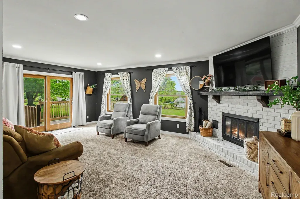 120 Westdale Drive Genoa Township MI 48843