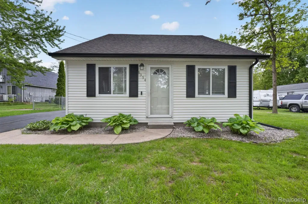 6354 Lapeer Road Burton City MI 48509