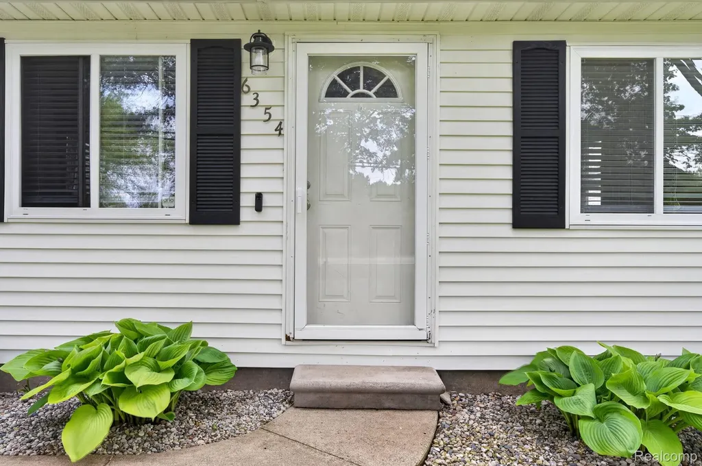 6354 Lapeer Road Burton City MI 48509