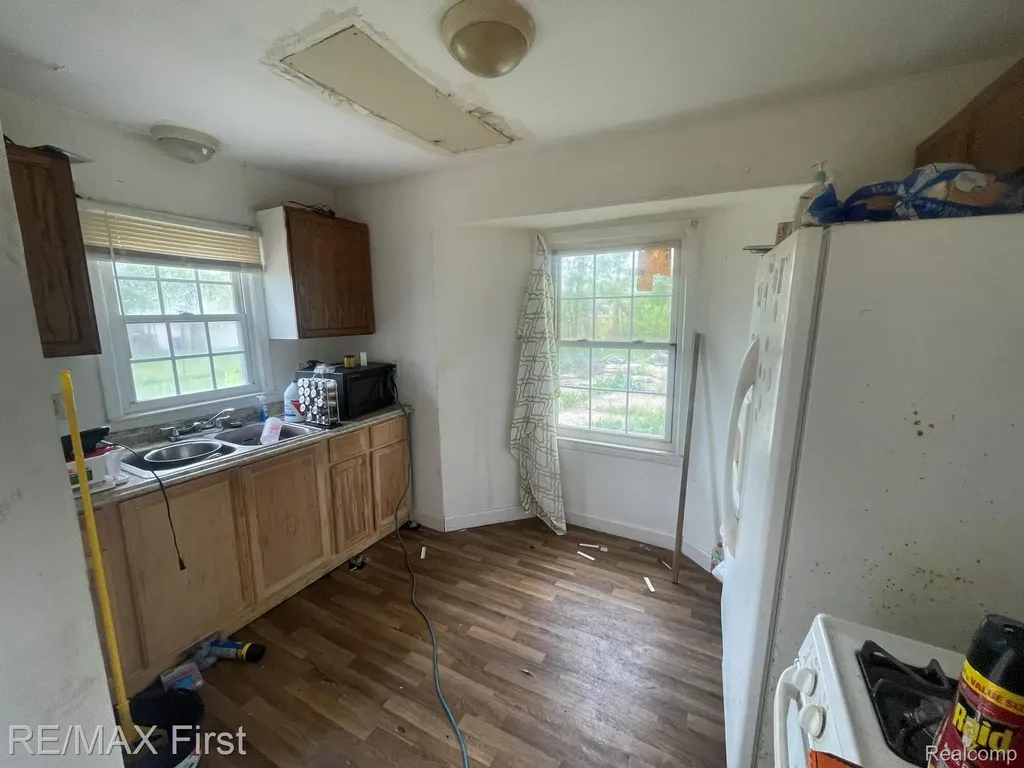 3677 Somerset Avenue Detroit City MI 48224