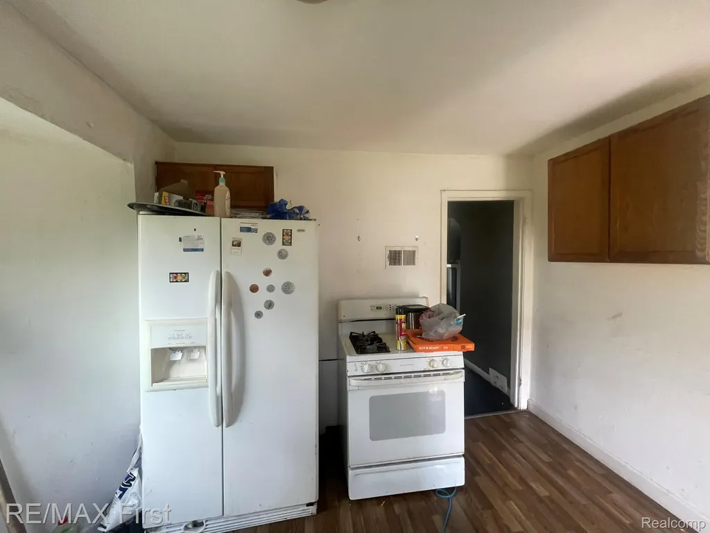 3677 Somerset Avenue Detroit City MI 48224