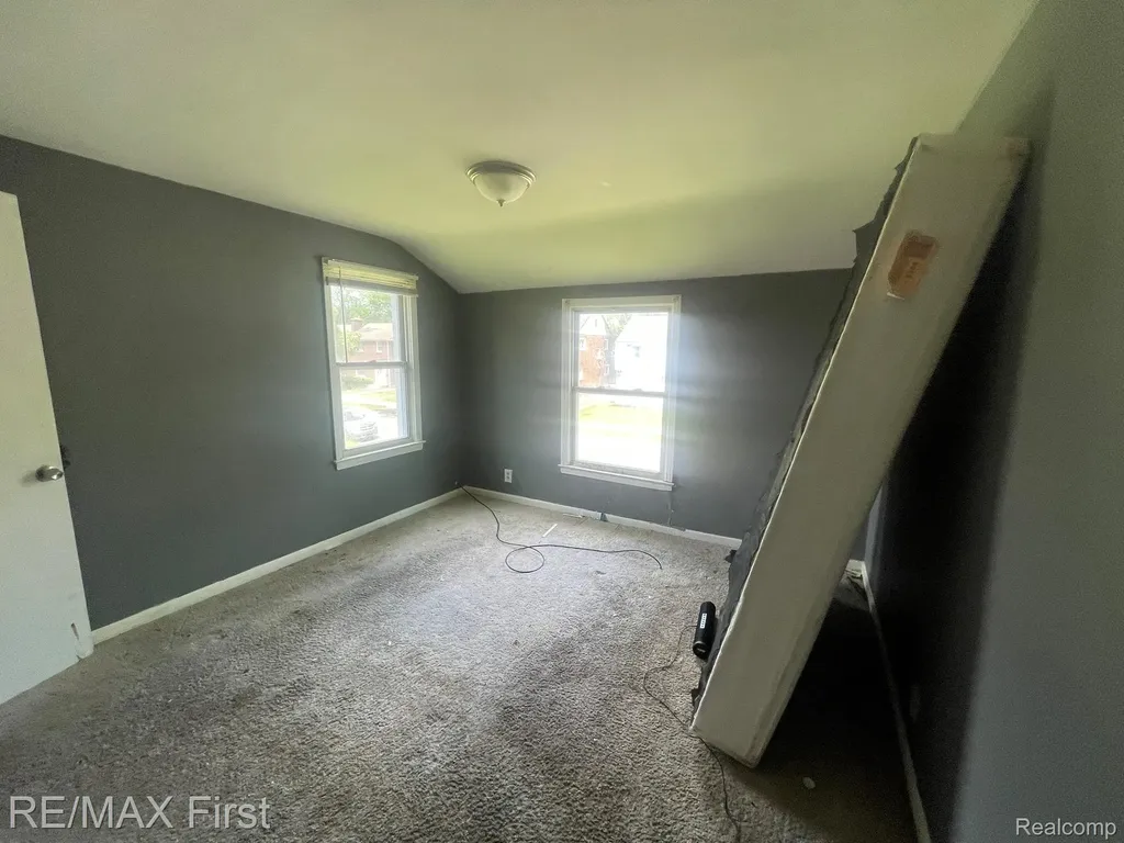 3677 Somerset Avenue Detroit City MI 48224