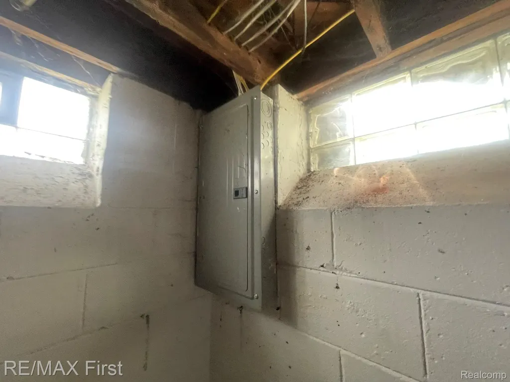 3677 Somerset Avenue Detroit City MI 48224