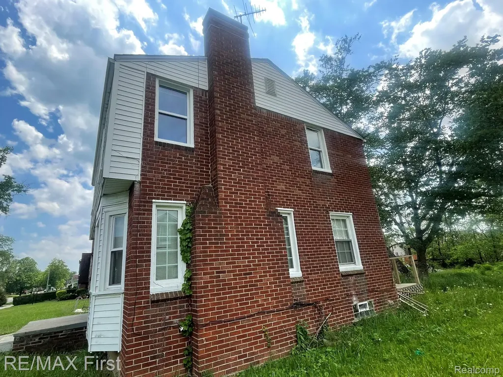 3677 Somerset Avenue Detroit City MI 48224
