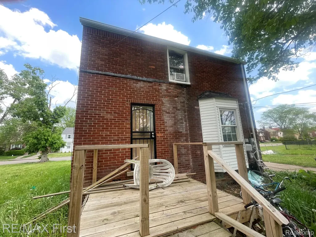 3677 Somerset Avenue Detroit City MI 48224