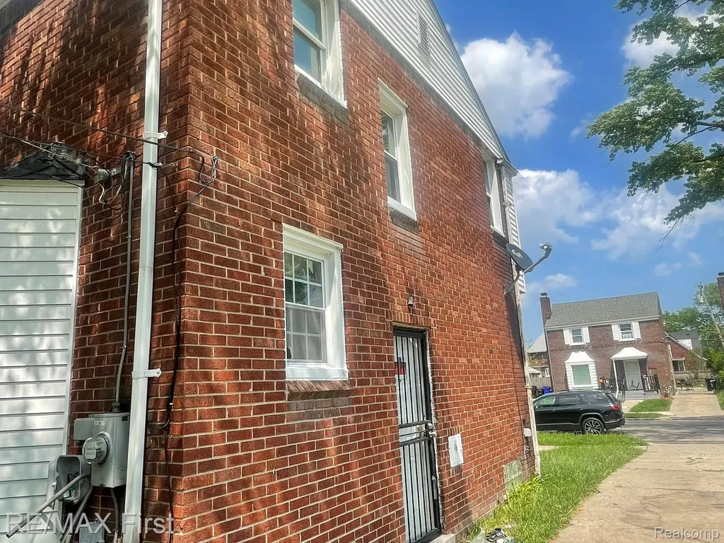 3677 Somerset Avenue Detroit City MI 48224