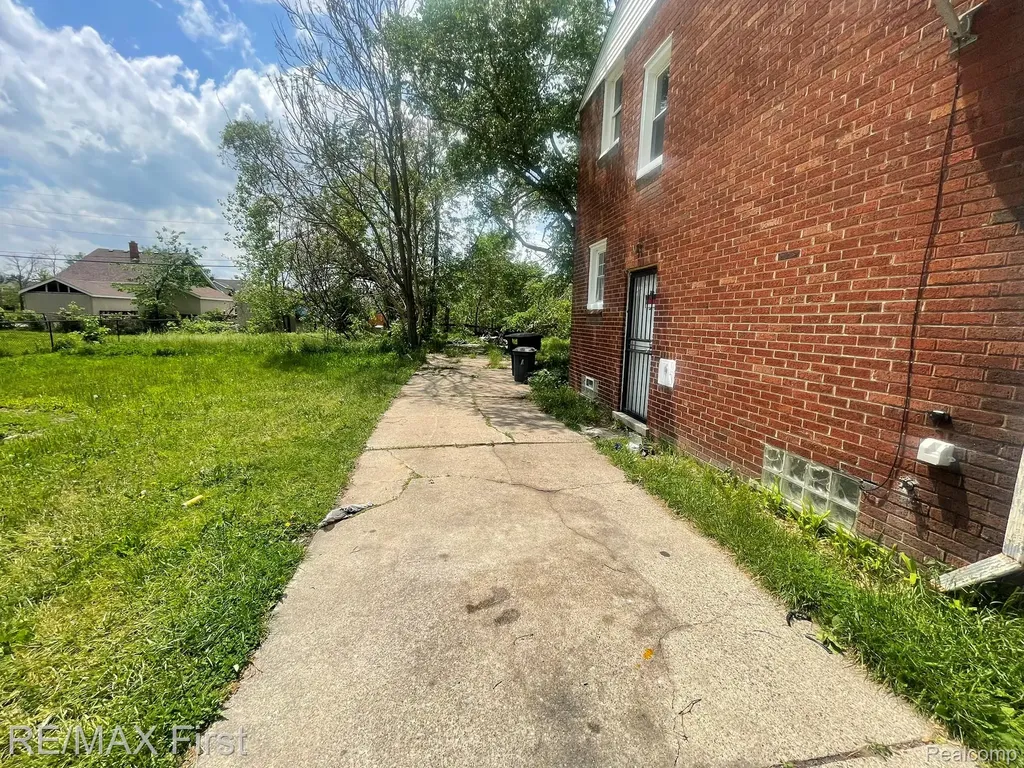 3677 Somerset Avenue Detroit City MI 48224
