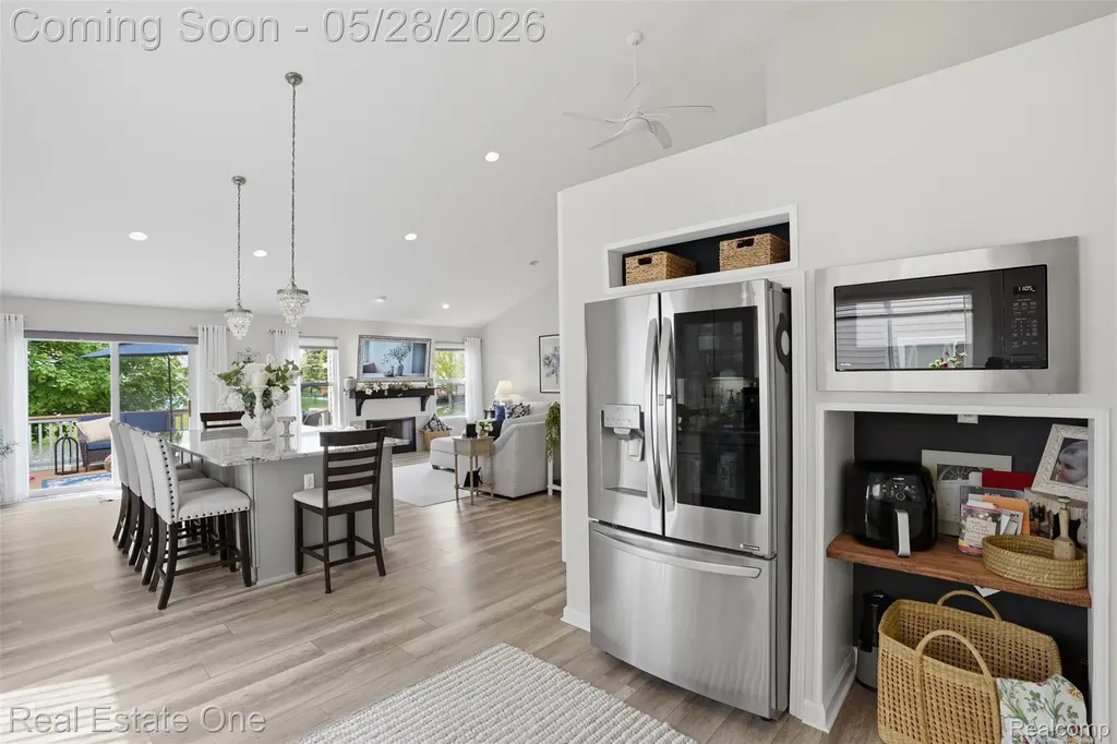 265 Winslow Circle Commerce Charter Township MI 48390