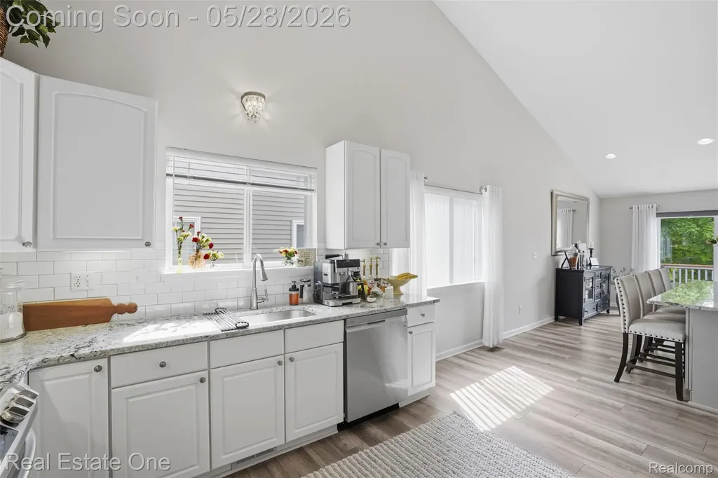 265 Winslow Circle Commerce Charter Township MI 48390
