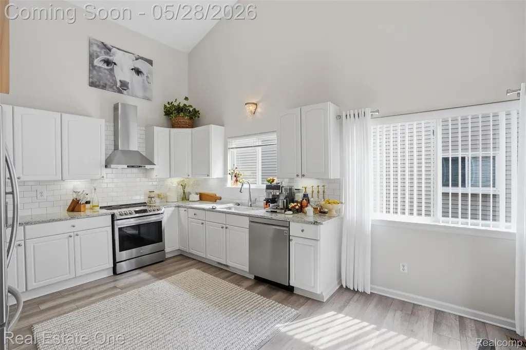 265 Winslow Circle Commerce Charter Township MI 48390