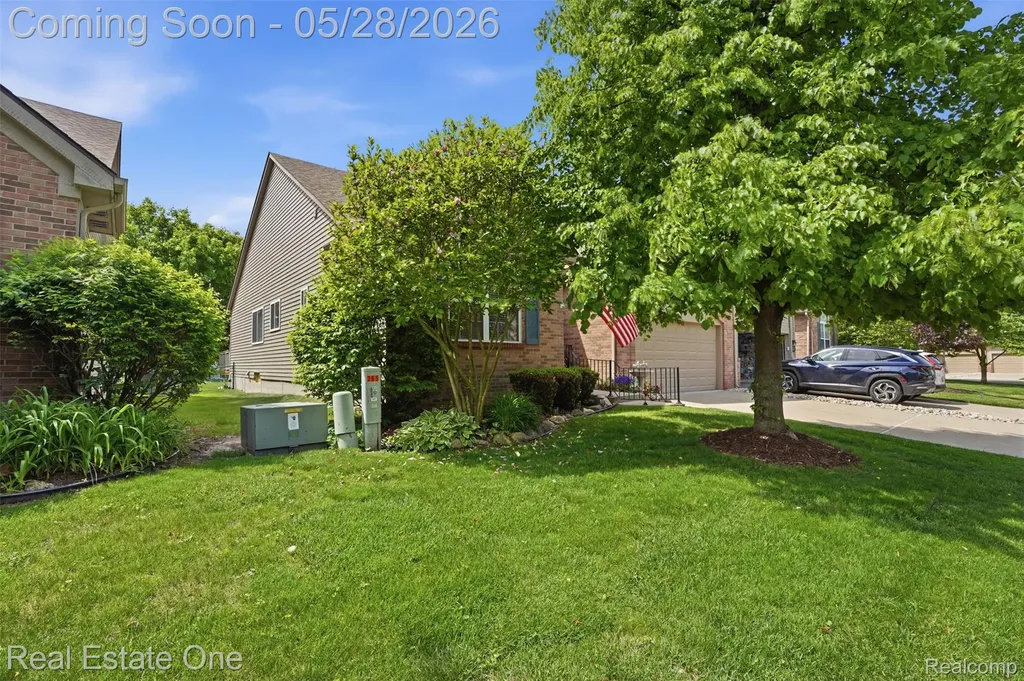 265 Winslow Circle Commerce Charter Township MI 48390