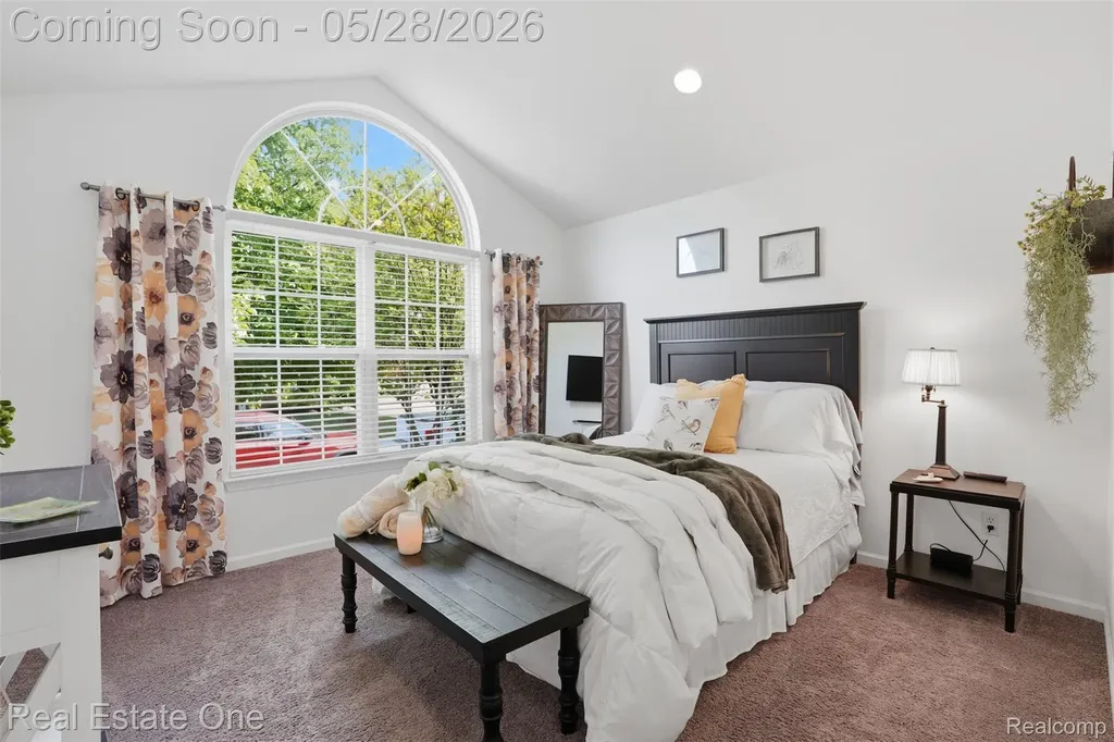 265 Winslow Circle Commerce Charter Township MI 48390