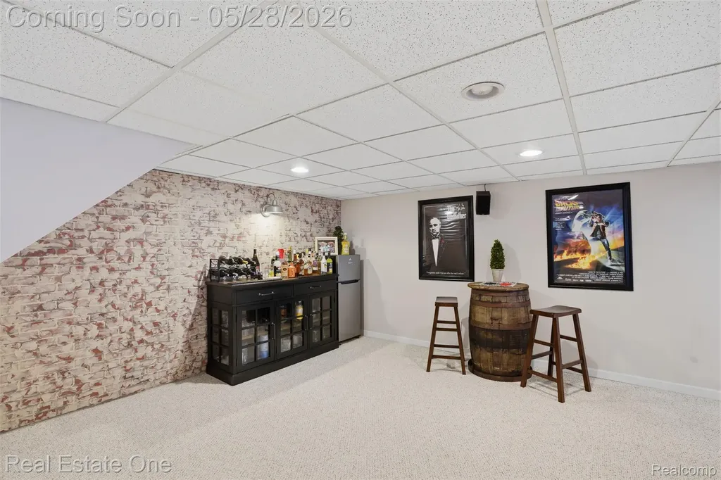 265 Winslow Circle Commerce Charter Township MI 48390