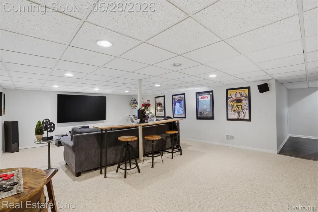 265 Winslow Circle Commerce Charter Township MI 48390