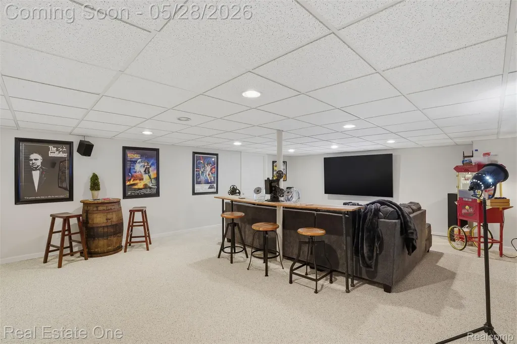 265 Winslow Circle Commerce Charter Township MI 48390