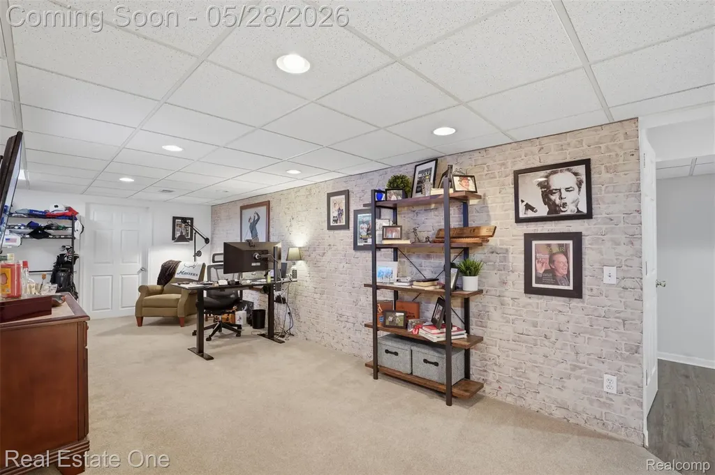 265 Winslow Circle Commerce Charter Township MI 48390