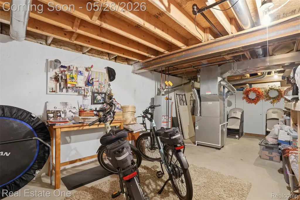 265 Winslow Circle Commerce Charter Township MI 48390