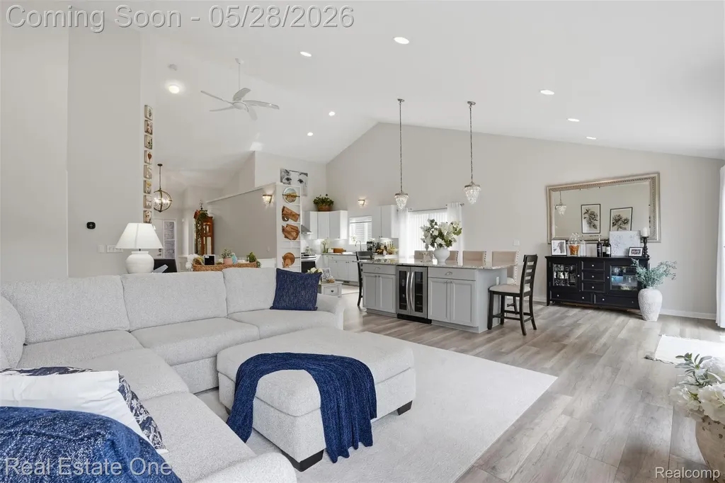 265 Winslow Circle Commerce Charter Township MI 48390
