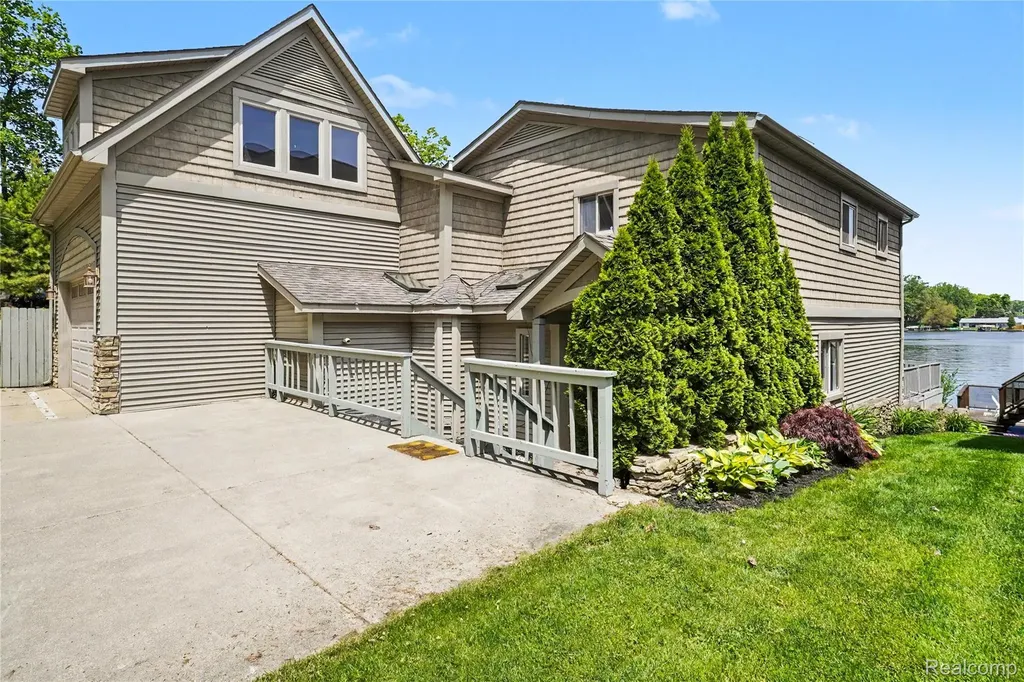 8390 Peninsular Drive Argentine Township MI 48430