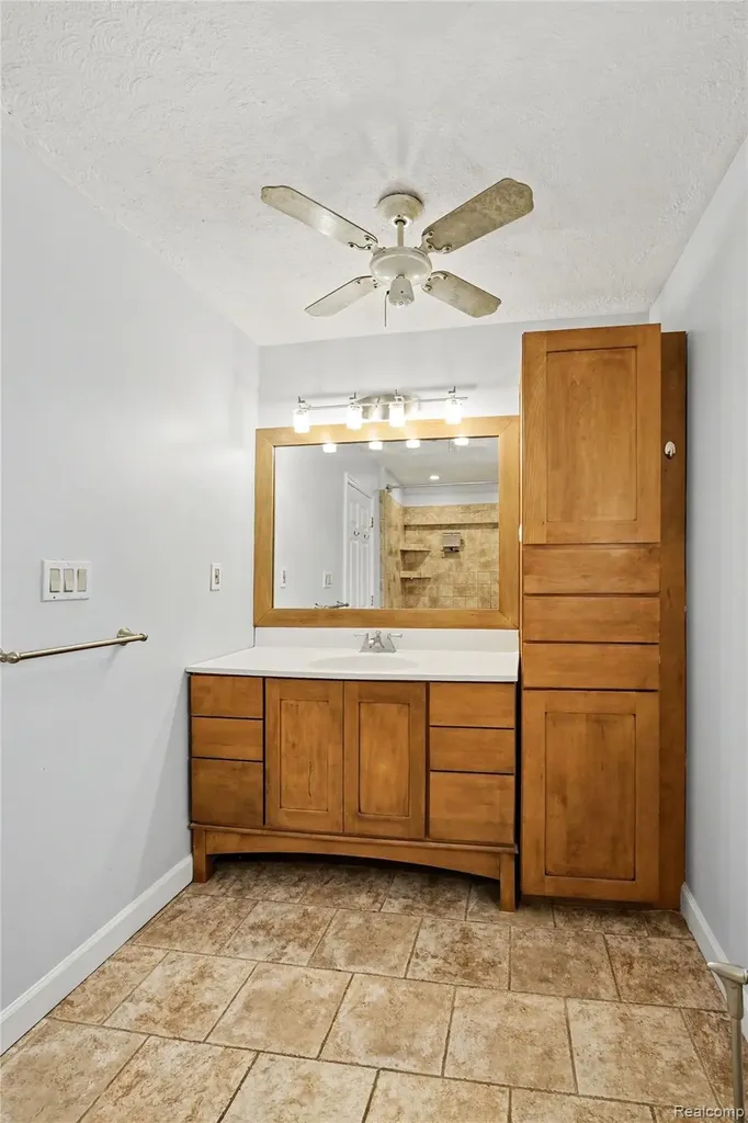 8390 Peninsular Drive Argentine Township MI 48430