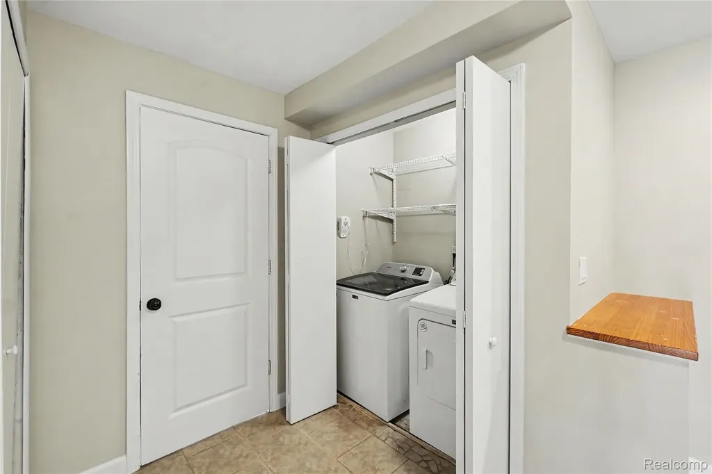 8390 Peninsular Drive Argentine Township MI 48430