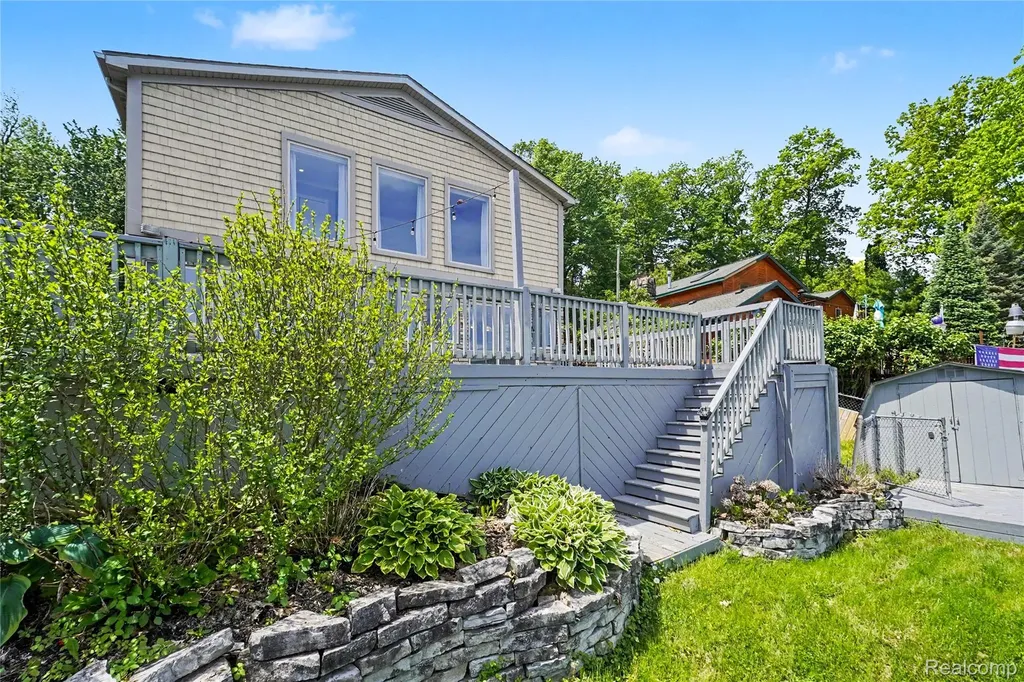 8390 Peninsular Drive Argentine Township MI 48430