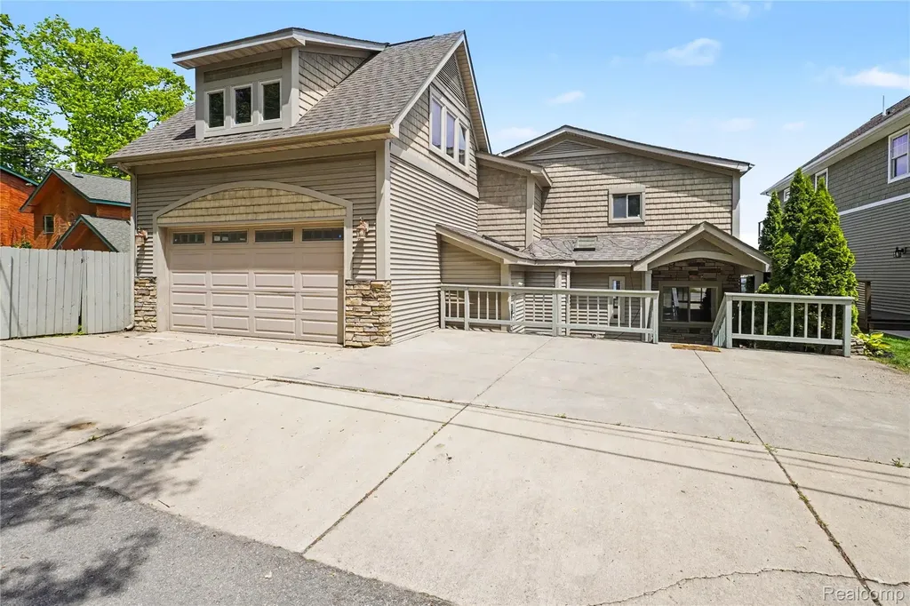 8390 Peninsular Drive Argentine Township MI 48430