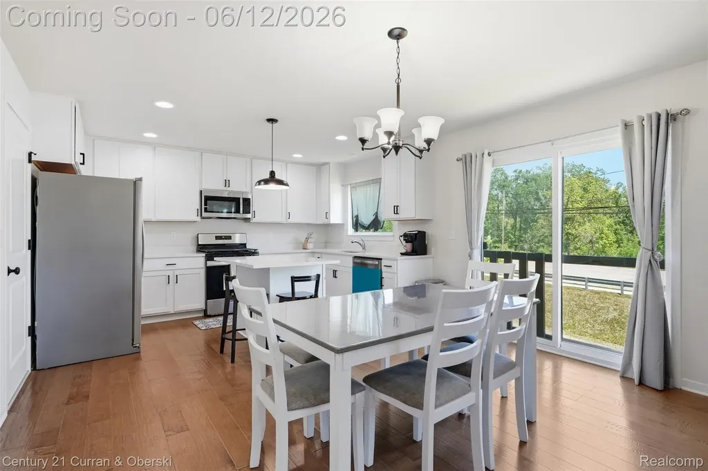 8760 Oak Ridge Trail Westland City MI 48185