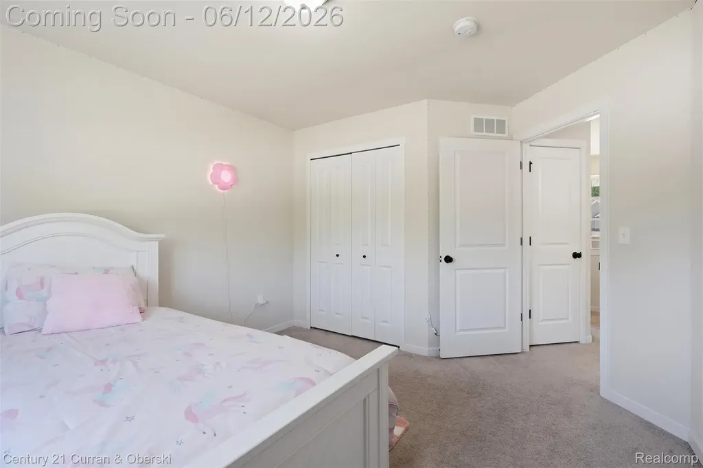 8760 Oak Ridge Trail Westland City MI 48185